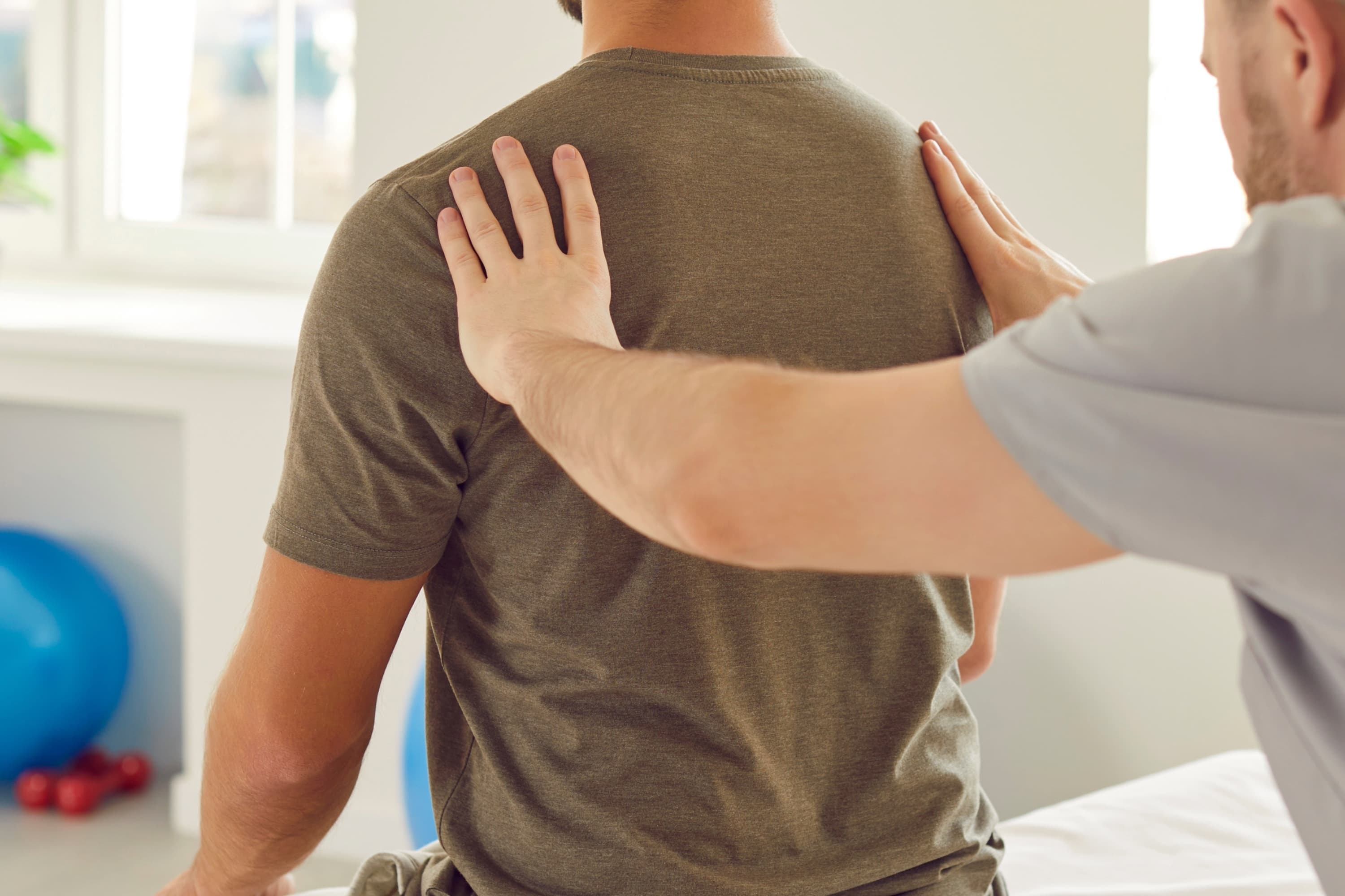 Valutazione osteopatica della schiena in studio